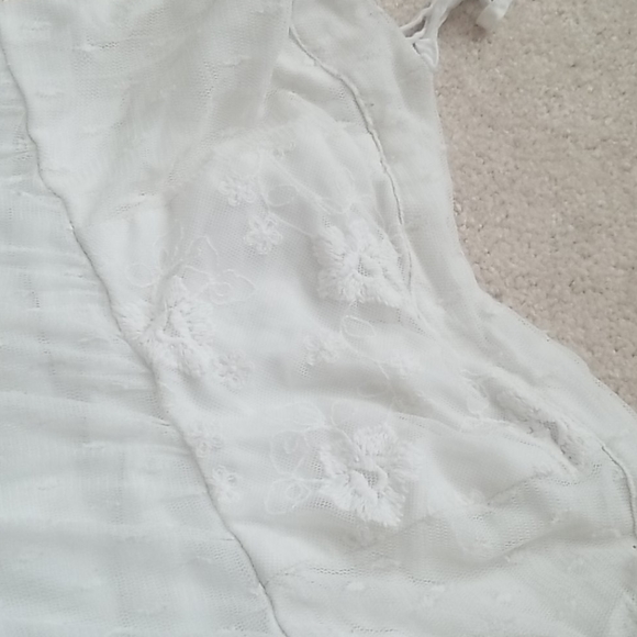 Abercrombie lace dress - Picture 5 of 12